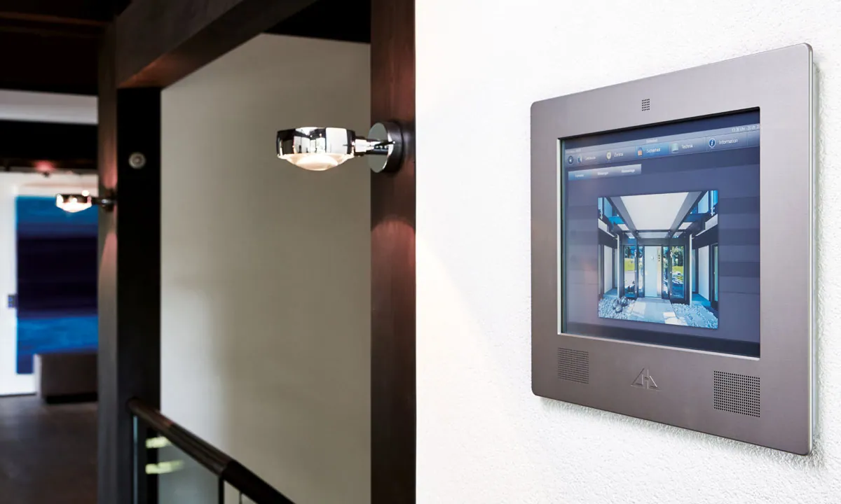 Qualität - Türsprechstation mit Smart-Home Panel &middot; Reinhard Huhnold